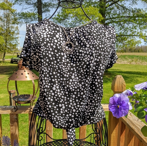Rafaella B/W tie front polka dot top Size M - Picture 2 of 8